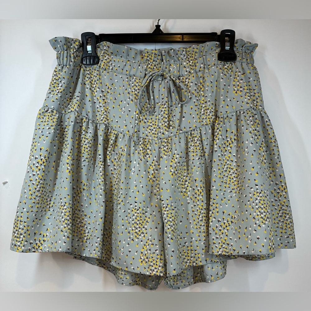 Santa Sofia Sage Green Floral Tiered Ruffle Skort Paperbag Waist Size Large